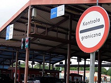 Пробки из-за забастовки: польские таможенники пропускают через границу в час по два-три автомобиля