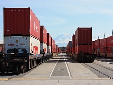 В России могут ввести нулевую ставку НДС на транзитные перевозки порожних контейнеров