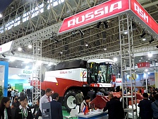 Российские производители сельхозтехники на выставке в Китае заключили контракты примерно на 700 миллионов рублей