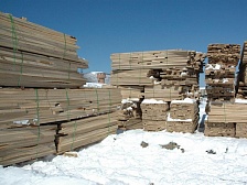 Поддельные документы и заниженная стоимость: как житель Владивостока продавал лесоматериалы в Китай